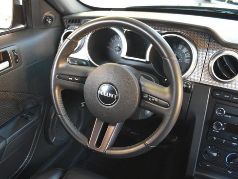 Used 2009 Ford Mustang GT Premium RWD image 37