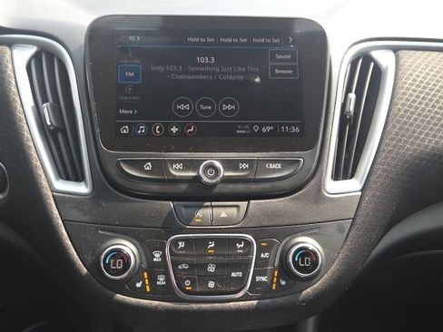 Used 2025 Chevrolet Malibu LT FWD image 26