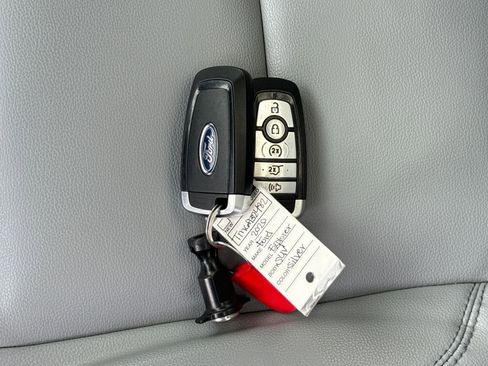 Used 2021 Ford Explorer XLT w/ Equipment Group 202A image 29