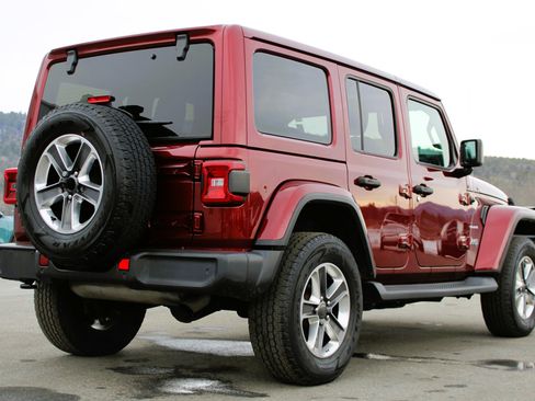 Used 2021 Jeep Wrangler Unlimited Sahara image 6