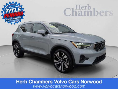 Certified 2024 Volvo XC40 B5 Ultimate AWD/4WD image 1