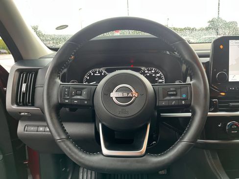 Certified 2025 Nissan Pathfinder SL FWD image 24