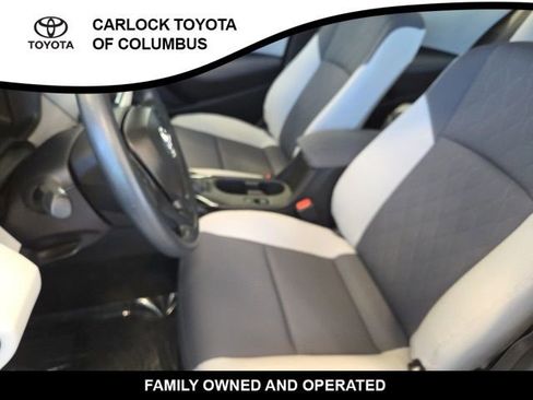 Used 2025 Toyota Corolla LE FWD image 12