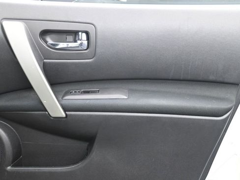 Used 2012 Nissan Rogue S image 28