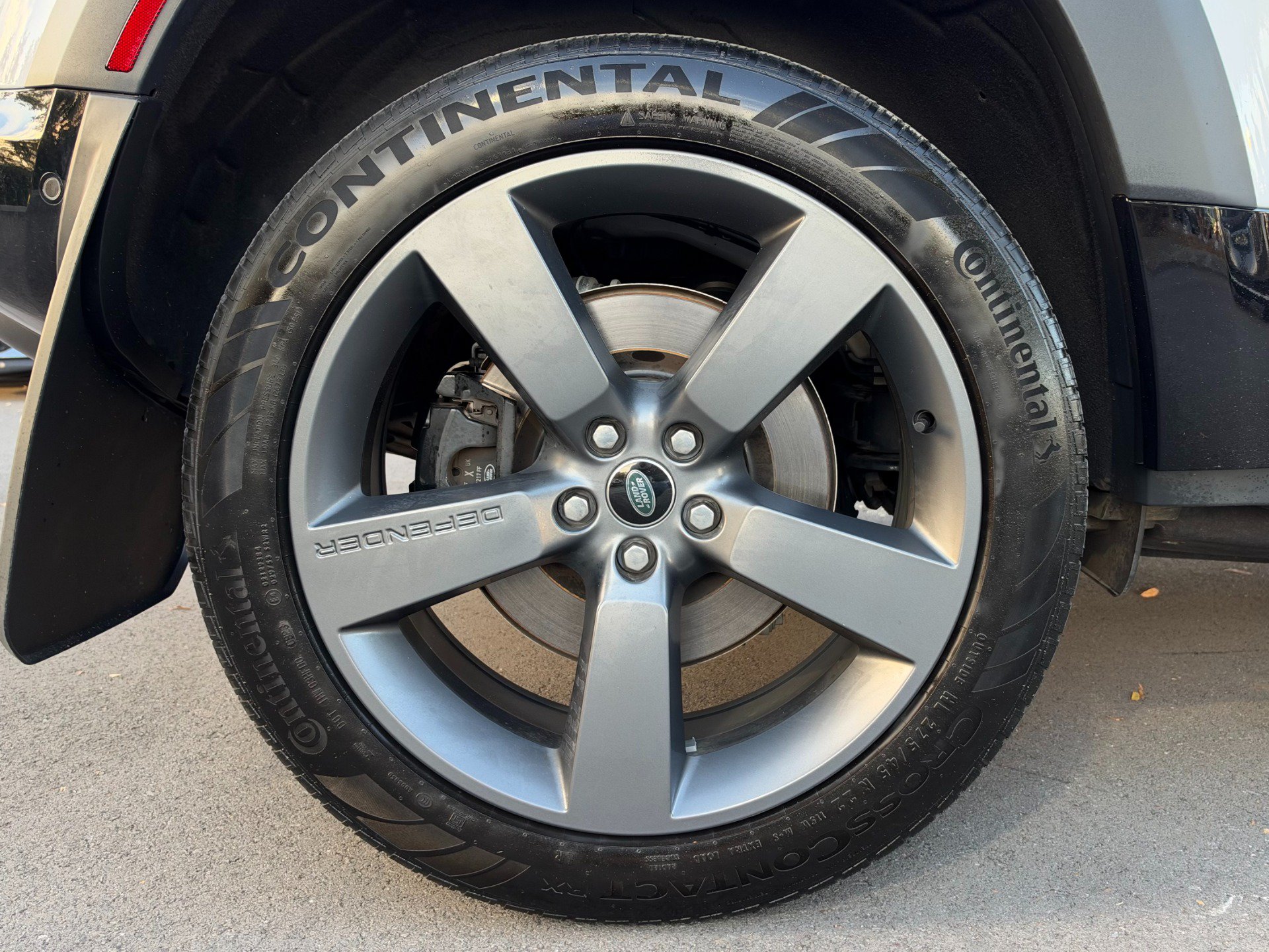 Used 2023 Land Rover Defender 110 AWD/4WD image 60