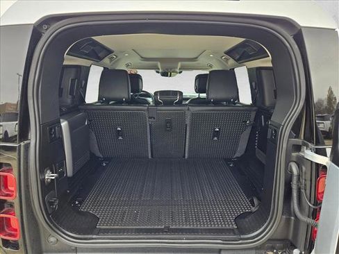 Used 2020 Land Rover Defender 110 HSE image 3