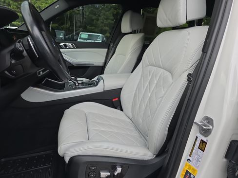 Used 2023 BMW X5 xDrive45e w/ M Sport Package AWD/4WD image 17