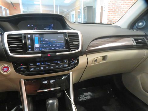 Used 2016 Honda Accord EX-L image 42