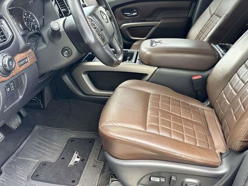 Used 2021 Nissan Titan Platinum Reserve RWD image 6