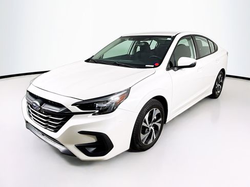 Used 2024 Subaru Legacy Premium image 4