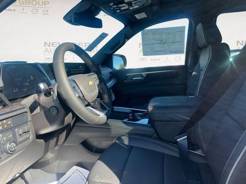 New 2026 Chevrolet Suburban Premier w/ Sun And Tow Package AWD/4WD image 9
