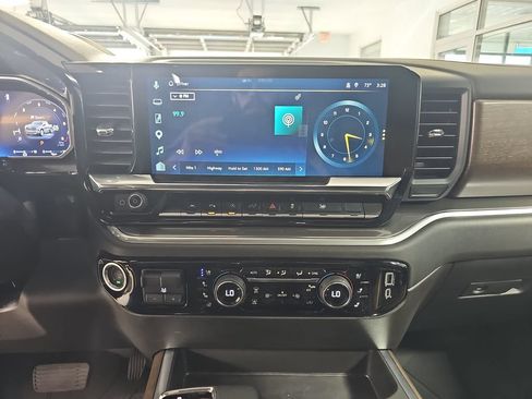 Used 2026 Chevrolet Silverado 1500 High Country AWD/4WD image 25