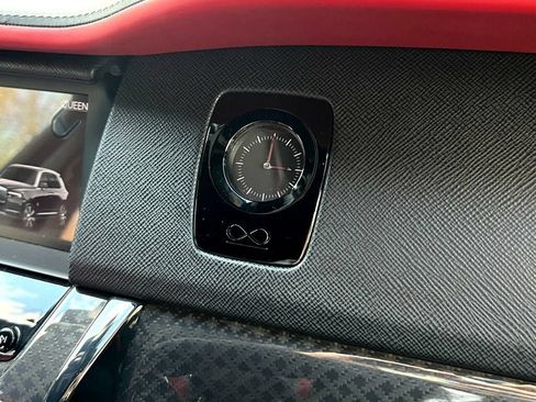 Used 2022 Rolls-Royce Cullinan Black Badge AWD/4WD image 35