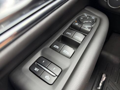Used 2023 Chevrolet Tahoe Premier AWD/4WD image 26