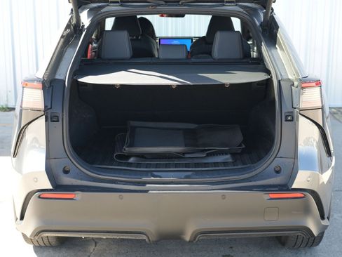 Used 2023 Toyota bZ4X Limited image 9