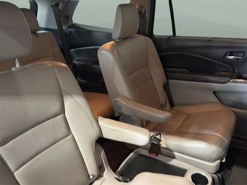 Used 2016 Honda Pilot Elite image 22