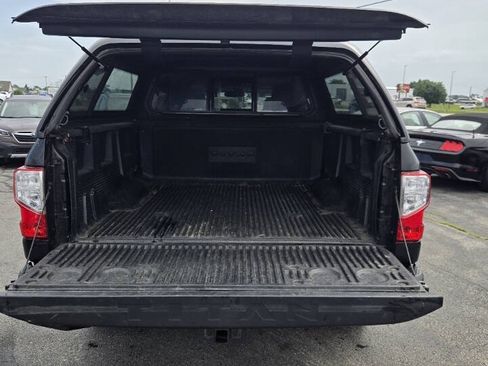 Used 2019 Nissan Titan SV w/ SV Convenience Package AWD/4WD image 10