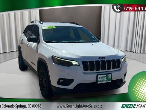 Used 2023 Jeep Cherokee Altitude Lux image 7