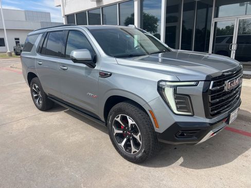 Used 2025 GMC Yukon AT4 w/ AT4 Premium Package image 11
