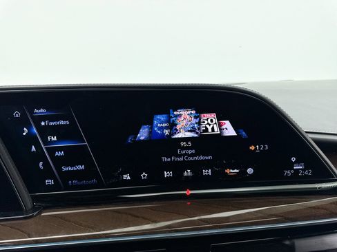 Used 2021 Cadillac Escalade ESV Premium Luxury Platinum image 23