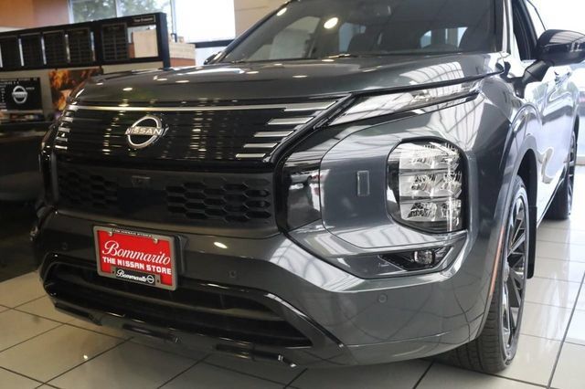 New 2026 Nissan Rogue Platinum AWD/4WD image 2