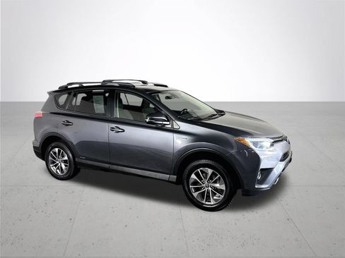 Used 2017 Toyota RAV4 XLE w/ All Weather Liner Package AWD/4WD image 4