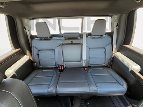 Used 2022 GMC Sierra 2500 Denali w/ Denali Ultimate Package AWD/4WD image 19