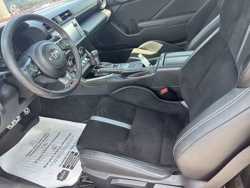 Used 2024 Toyota GR86 Premium image 16
