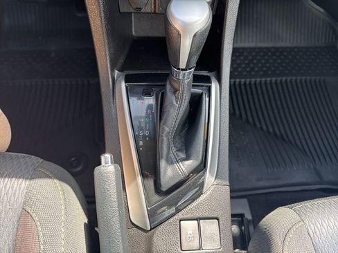 Used 2018 Toyota Corolla LE FWD image 16