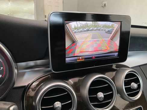 Used 2018 Mercedes-Benz C 300 4MATIC Sedan image 17