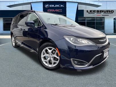 Used 2017 Chrysler Pacifica Touring-L Plus w/ Tire & Wheel Group