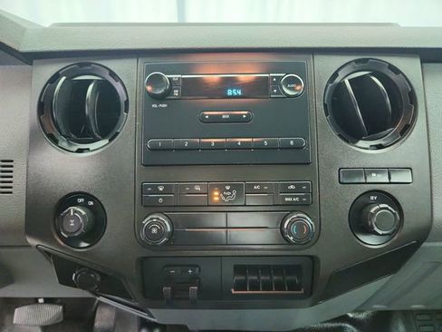 Used 2014 Ford F250 XL w/ Power Equipment Group AWD/4WD image 13