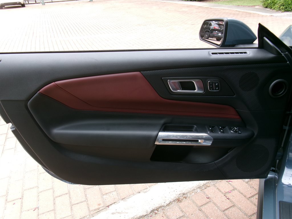 Used 2025 Ford Mustang GT Premium RWD image 12
