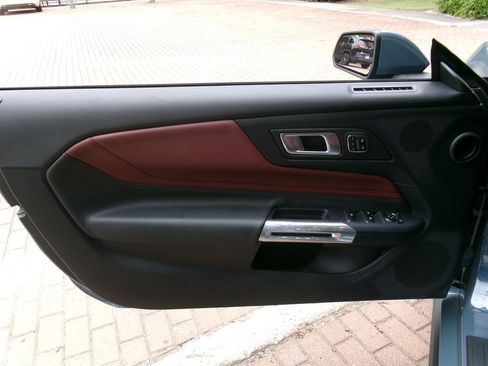 Used 2025 Ford Mustang GT Premium RWD image 12