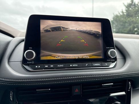 Used 2022 Nissan Rogue SV image 27