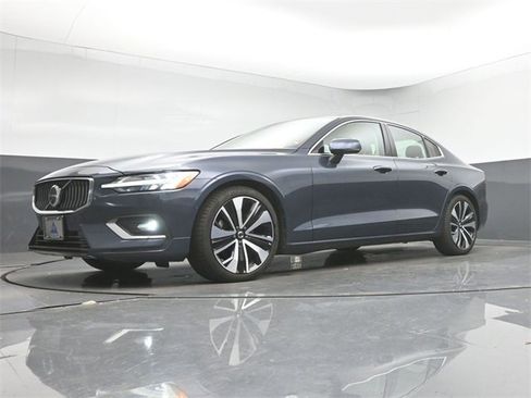 Used 2023 Volvo S60 B5 Ultimate w/ Climate Package image 12