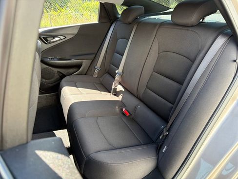 Used 2025 Chevrolet Malibu LS FWD image 18