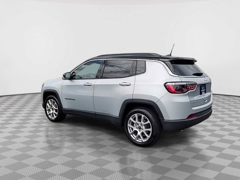 Used 2025 Jeep Compass Limited AWD/4WD image 6