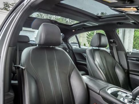 Used 2019 BMW 740i w/ M Sport Package RWD image 38