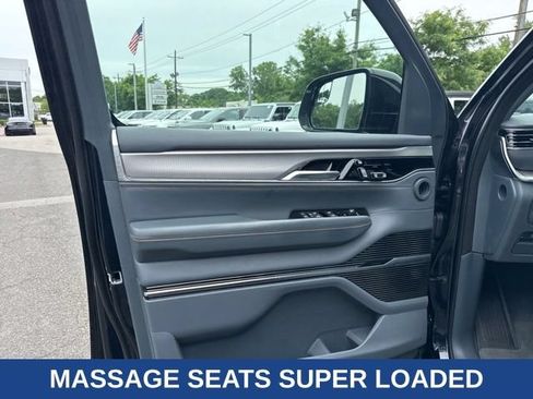 Used 2023 Jeep Grand Wagoneer L Series II w/ Premium Group II AWD/4WD image 41