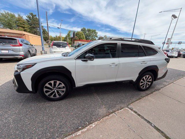 Used 2024 Subaru Outback Premium AWD/4WD image 4