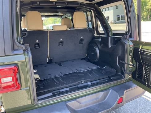 Used 2021 Jeep Wrangler Unlimited Sahara AWD/4WD image 18