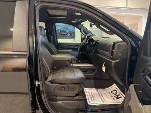 Used 2025 Chevrolet Silverado 2500 ZR2 w/ Technology Package AWD/4WD image 21