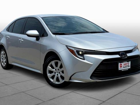 Used 2024 Toyota Corolla LE FWD image 3
