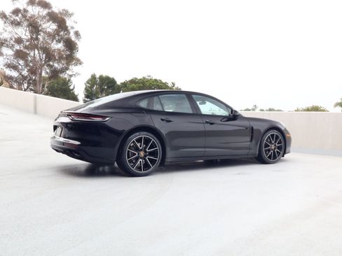 Certified 2023 Porsche Panamera w/ Smoking Package RWD image 8
