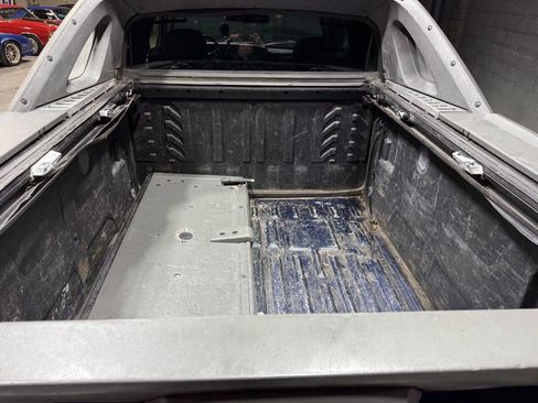 Used 2002 Chevrolet Avalanche 1500 4dr 4WD Crew Cab SB w/ Off-Road Suspension Pkg image 22