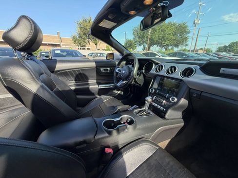 Used 2018 Ford Mustang Premium RWD image 15