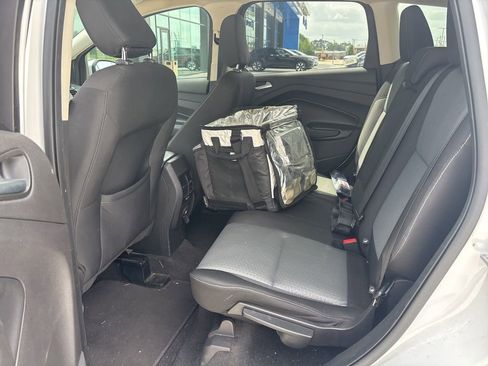 Used 2019 Ford Escape SE FWD image 7