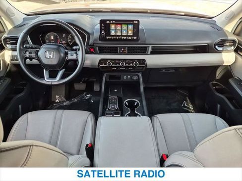 Certified 2025 Honda Pilot Touring image 22