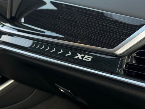 New 2026 BMW X5 xDrive50e w/ M Sport Package image 28